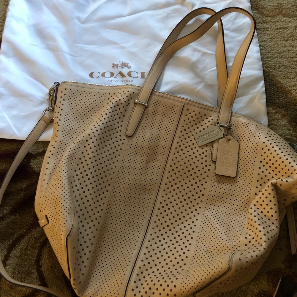 Authentic Coach leather handbag perfect condition